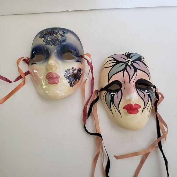 ❌SOLD❌ 1989 Signed Nola Masks (2) - Picture 2 of 13